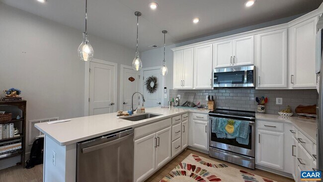 Building Photo - 676 Noush Ct
