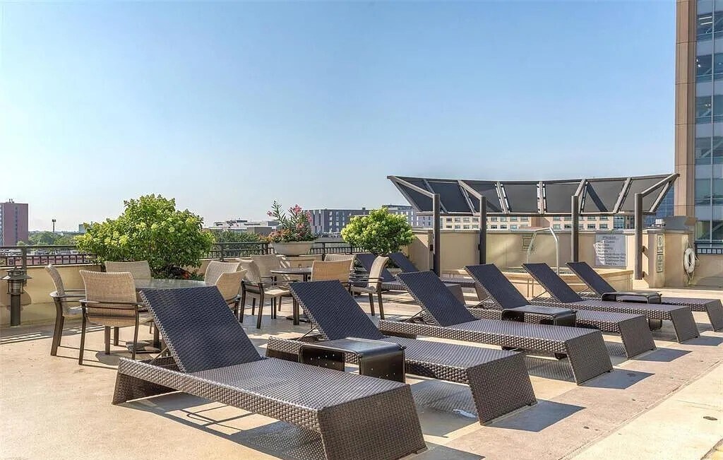 Building Photo - 4909 Laclede Ave