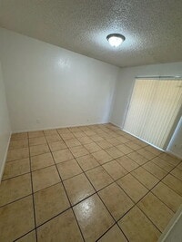 Building Photo - Move In Special! 
2553 Glen- 2bd 1 bath
