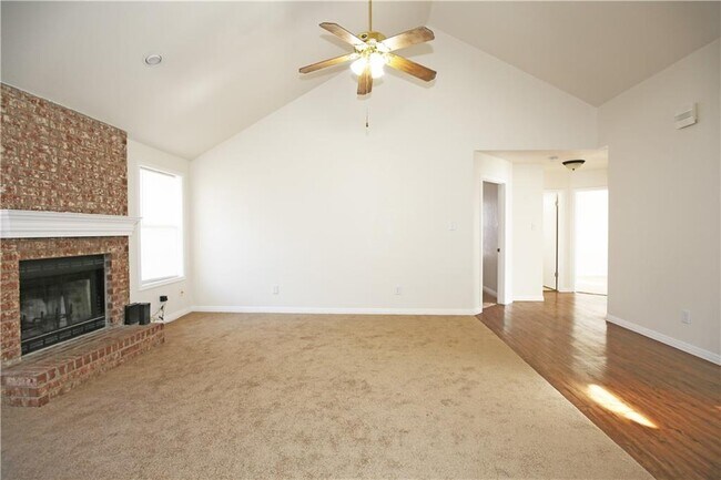 Building Photo - 2308 Sycamore Trail