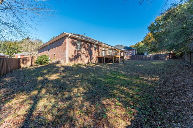 Building Photo - 654 Territory Ln