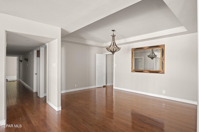 Building Photo - 6204 Pinehurst Dr