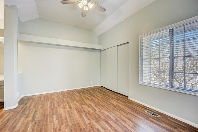 Building Photo - Crosspointe (1458)