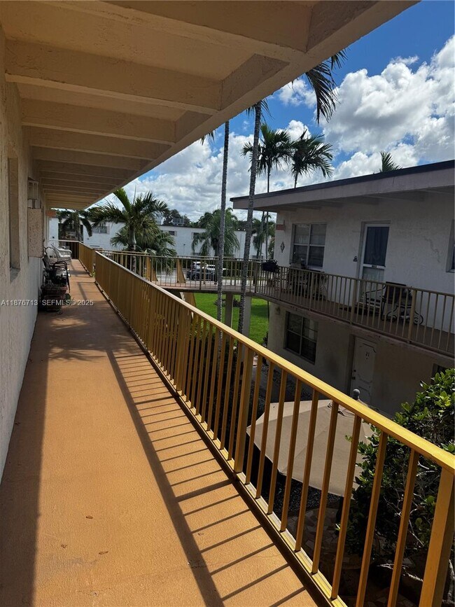 Building Photo - 2515 Polk St