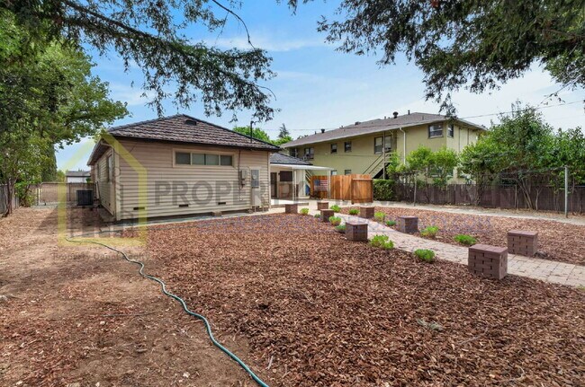 Building Photo - 9550 Colton Ave