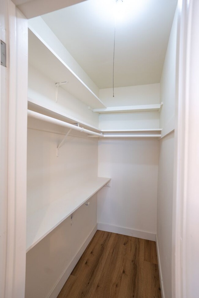Building Photo - Spacious 1 Bedroom in Torrance with Washer...