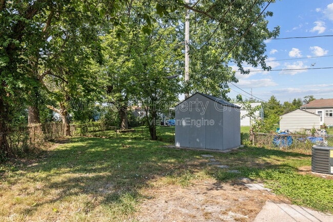 Building Photo - 5 Boles Ave