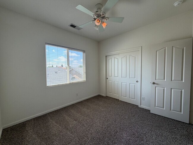 Building Photo - 7399 E Giavanna Ave