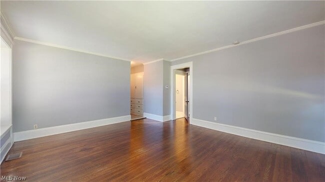 Building Photo - 31 E Case Dr