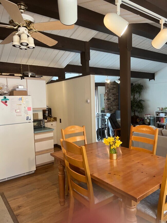 Building Photo - 702 College Dr