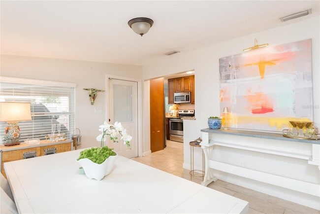 Building Photo - 2407 S Harold Ave