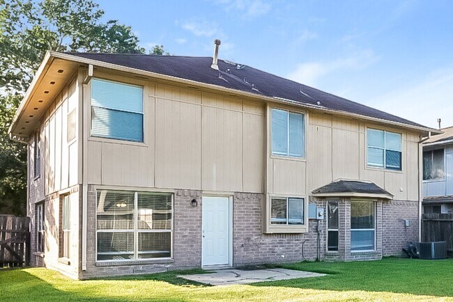 Building Photo - 1909 Wildwood Ridge Dr