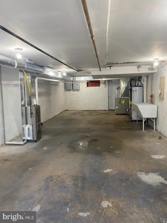 Building Photo - 5324 N Marvine St