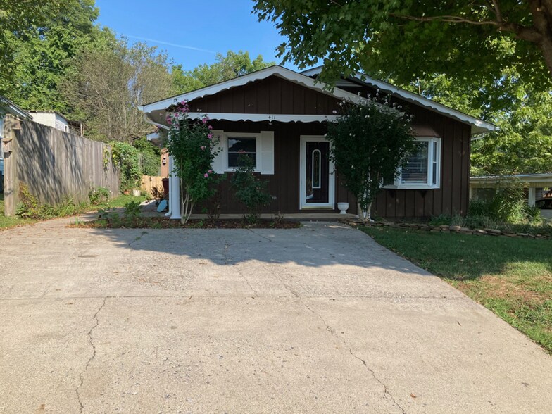 Primary Photo - 411 E 8th Ave