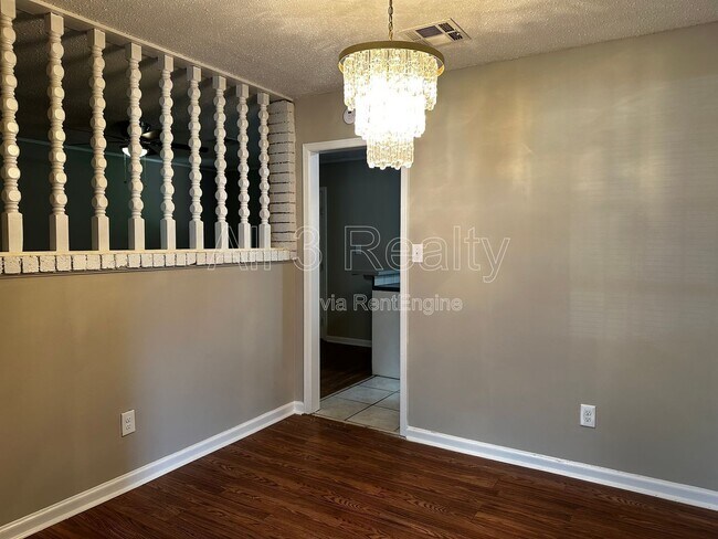 Building Photo - 1429 Dunbarton Rd
