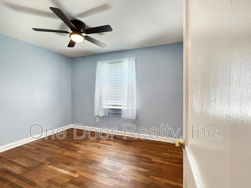 Building Photo - 703 Maupin Pl
