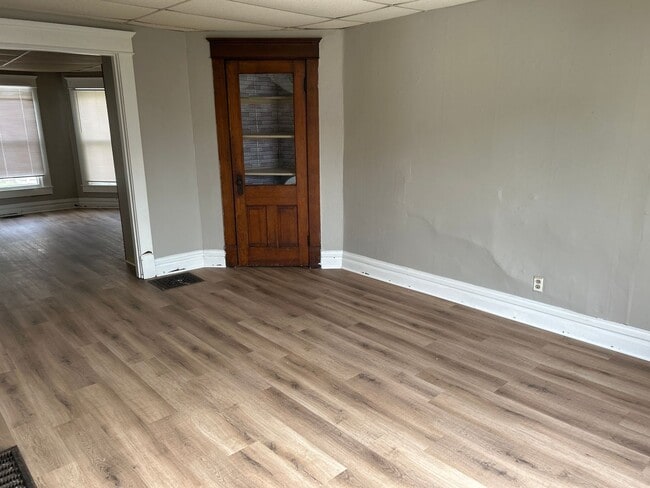 Building Photo - 107 Morgan St