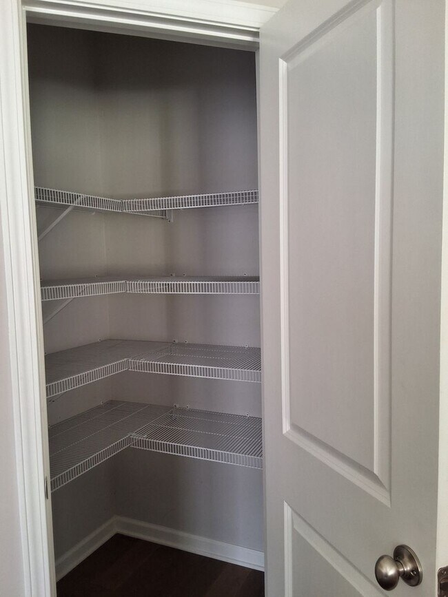 Building Photo - Knoxville 37934 - Farragut - 3 bedroom, 2.5 bath home - Contact Sharon Arnwine (865) 313-7215