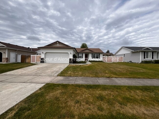 Building Photo - 3 bed, 2 bath house in Hayden