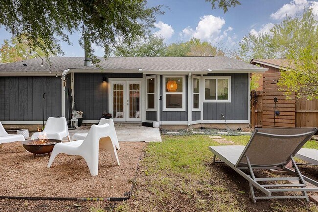 Building Photo - 4601 Candletree Ln