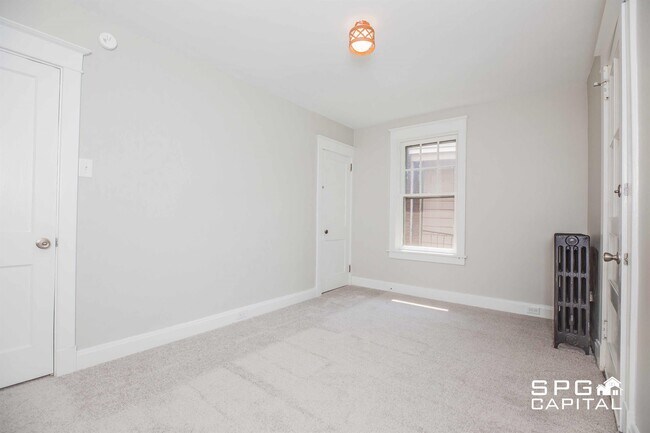 Building Photo - 516 Radnor St