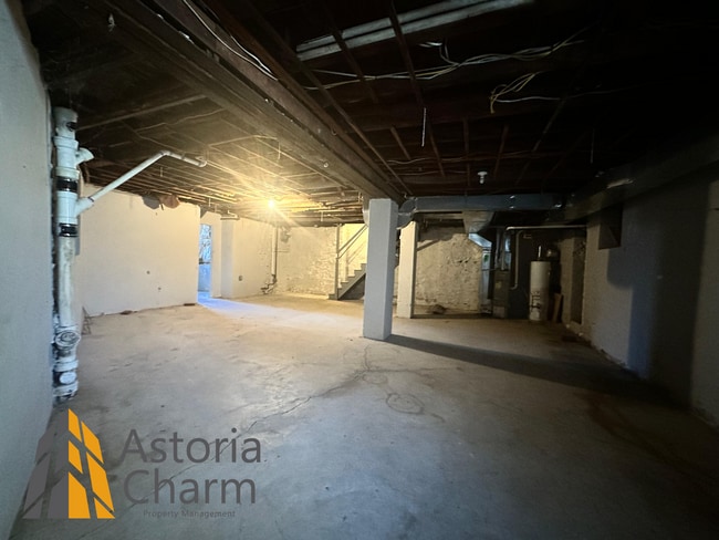 Building Photo - 3 Bedroom Home with Den, Patio/Deck Space,...