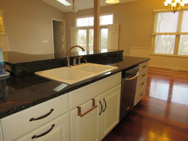 Building Photo - 3164 Meridith Way