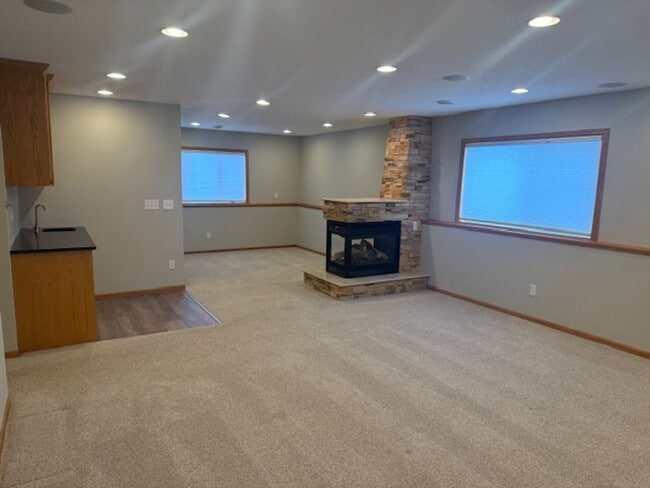 Building Photo - Gorgeous 6 Bed/3 Bath/3 Garage SFH with Screened in Porch, and Firepit in Minnetrista!