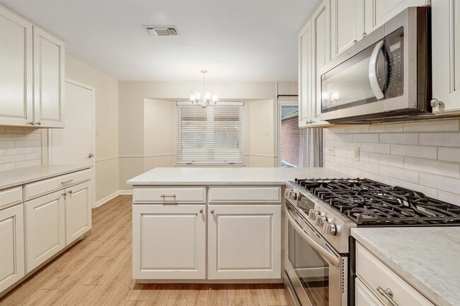 Building Photo - 8609 Melshire Dr