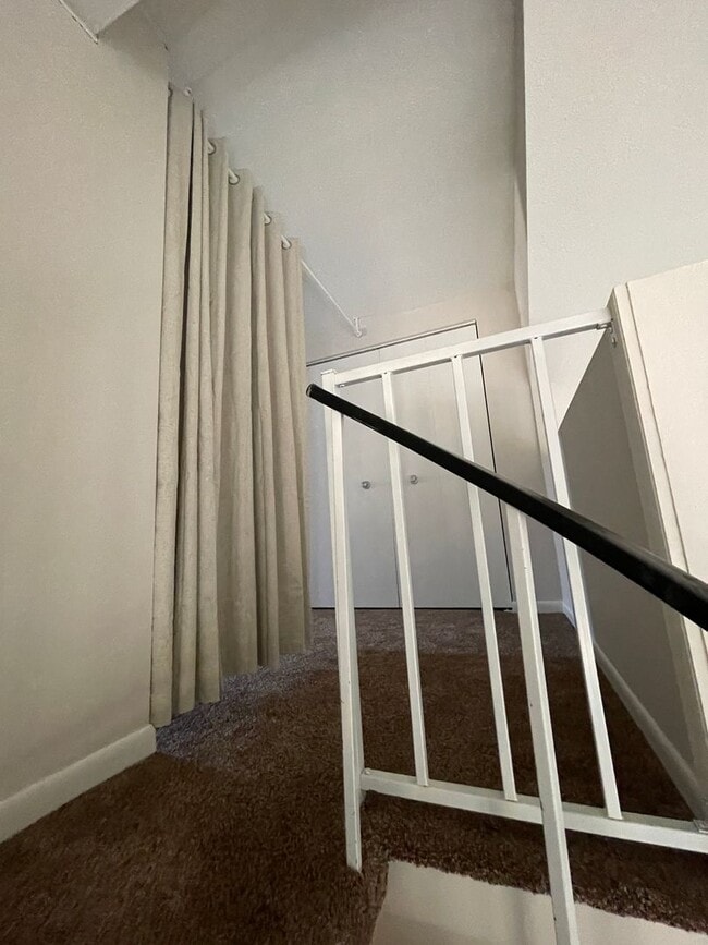 Building Photo - For Lease / Rent