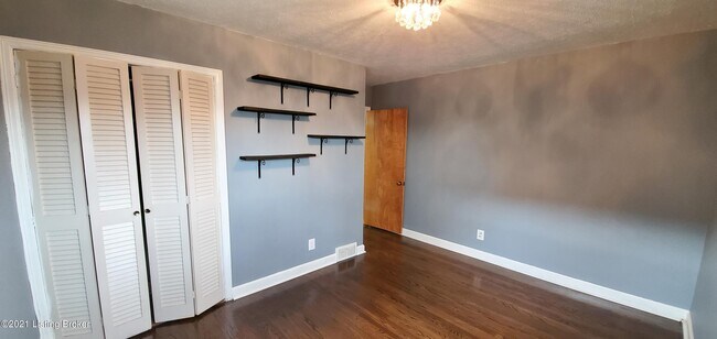 Building Photo - 3013 Wellbrooke Rd