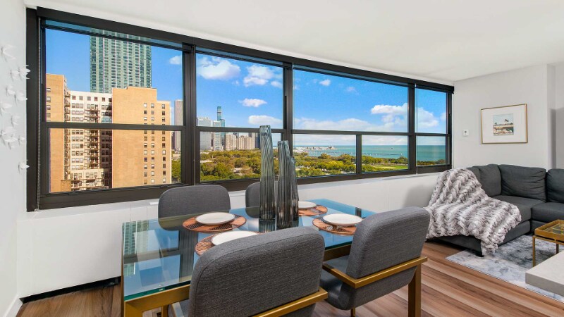 Primary Photo - 1172 S Michigan Ave