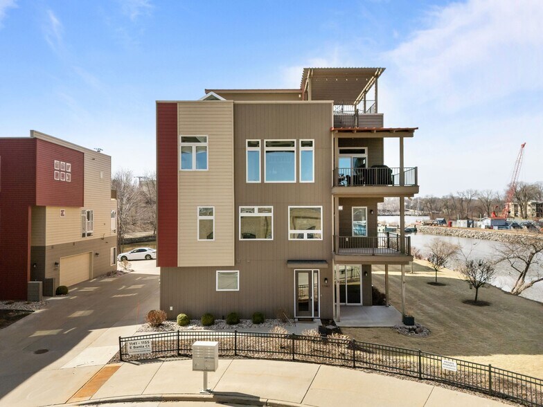 Building Photo - 1141 E Banta Ct