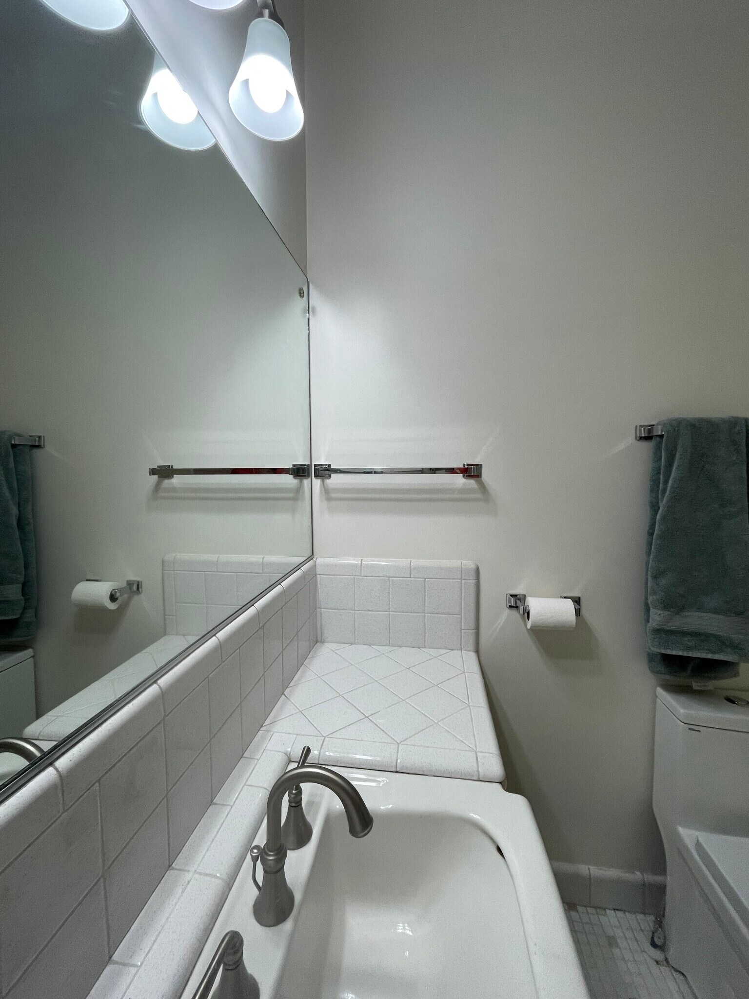 Building Photo - 264 E 4800 S