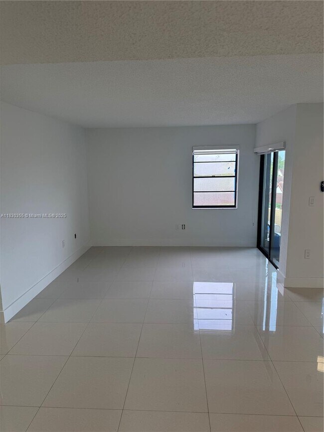 Building Photo - 9285 SW 125th Ave