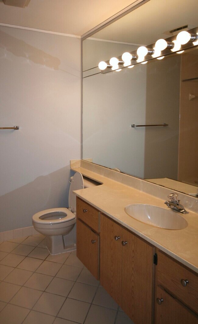 Building Photo - 141 Seashore Dr