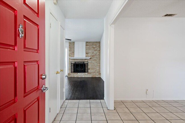 Building Photo - 12306 Hickorystick Cove