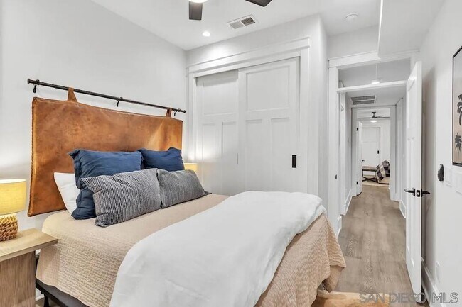 Building Photo - 914 B Ave