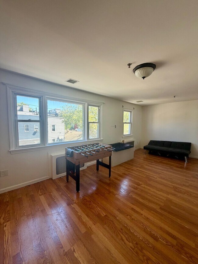 Building Photo - 73 Congress St