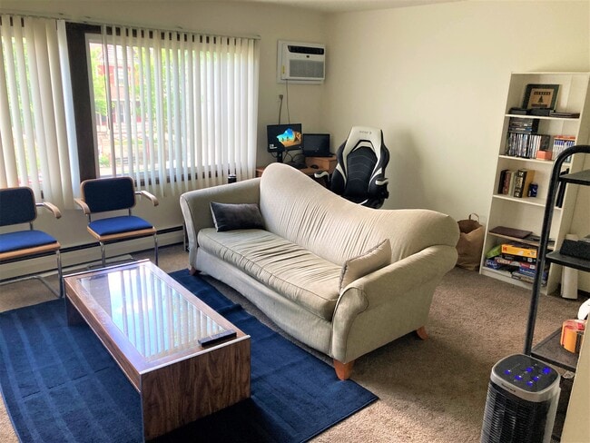 Building Photo - 2536 Lyndale Ave S