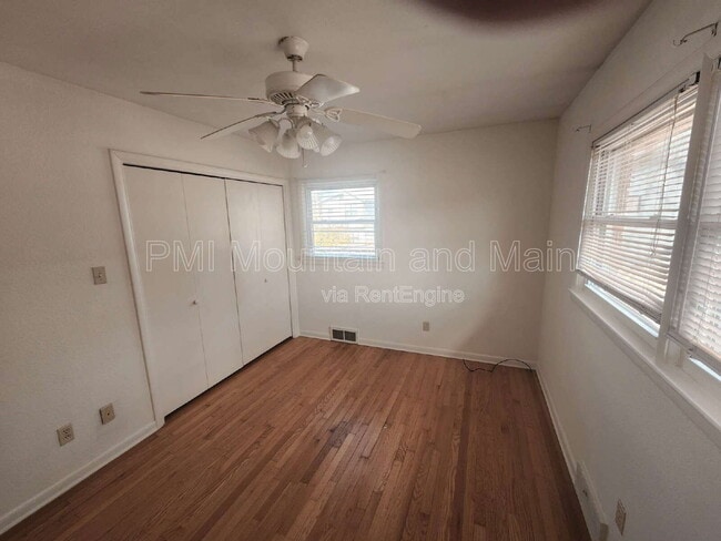 Building Photo - 52 Blake Dr