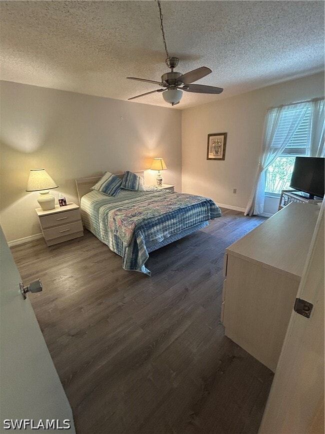 Building Photo - 5479 Peppertree Dr
