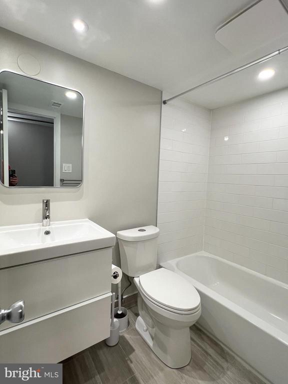 Building Photo - 118 Roberts Ln