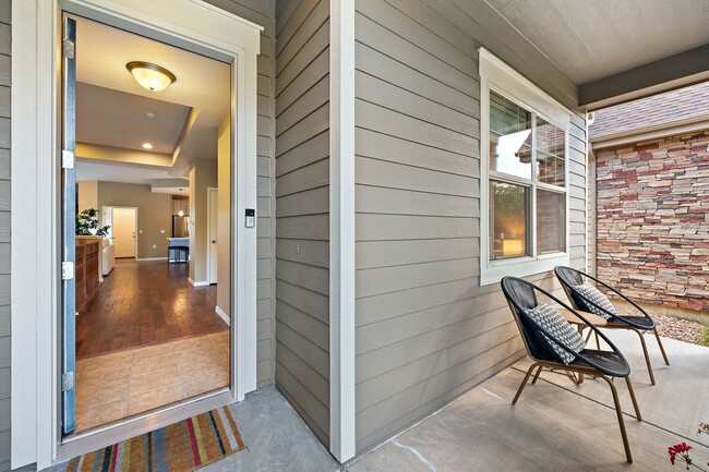 Building Photo - 742 Meadowlark Ln