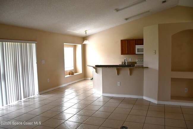 Building Photo - 995 Black Coral Ave NW