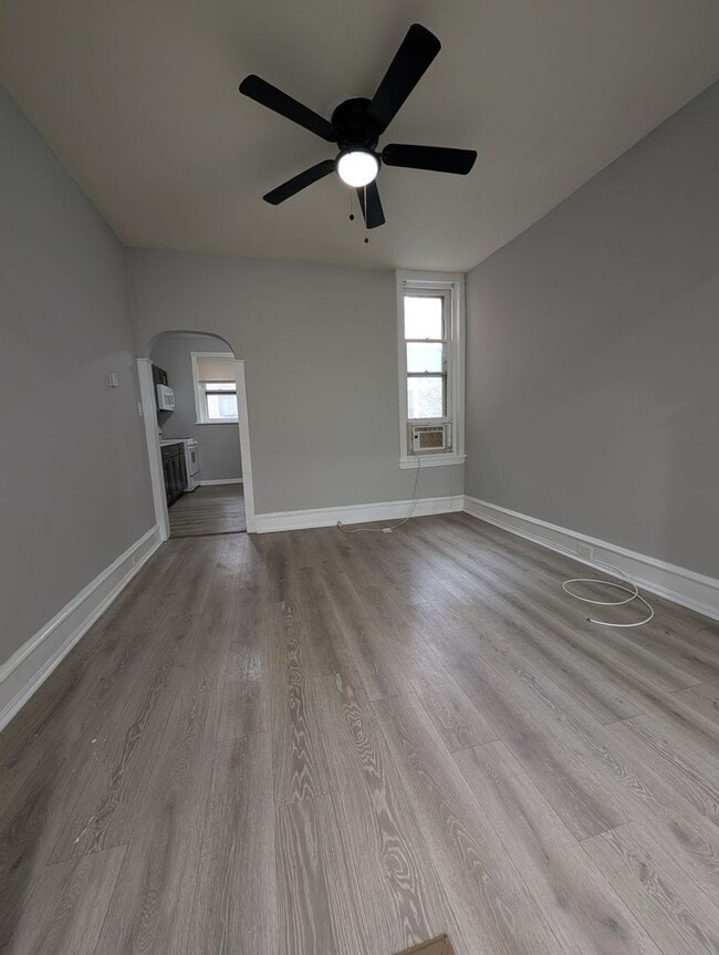 Building Photo - Now Showing!