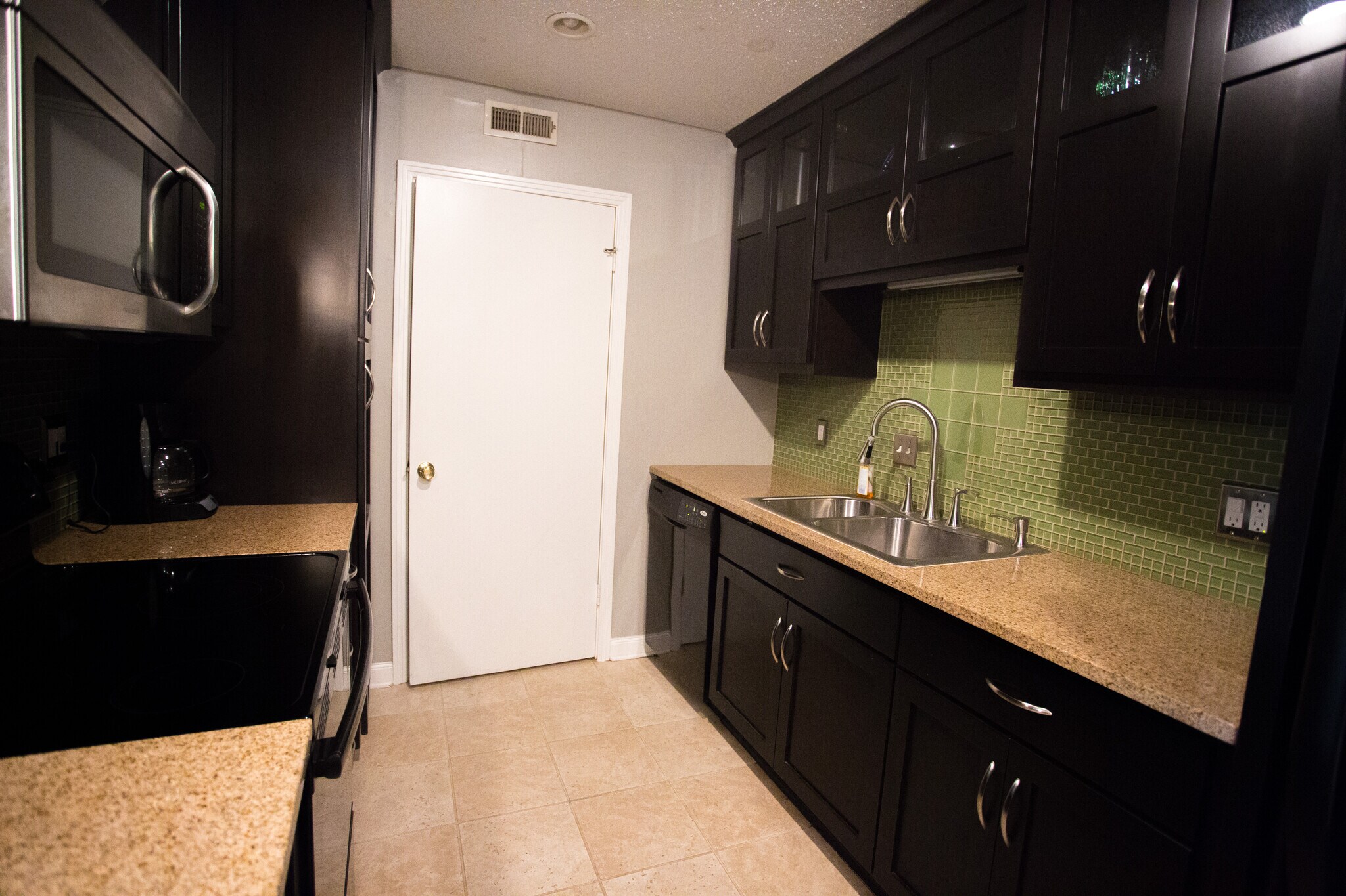 Building Photo - 2929 Selena Dr