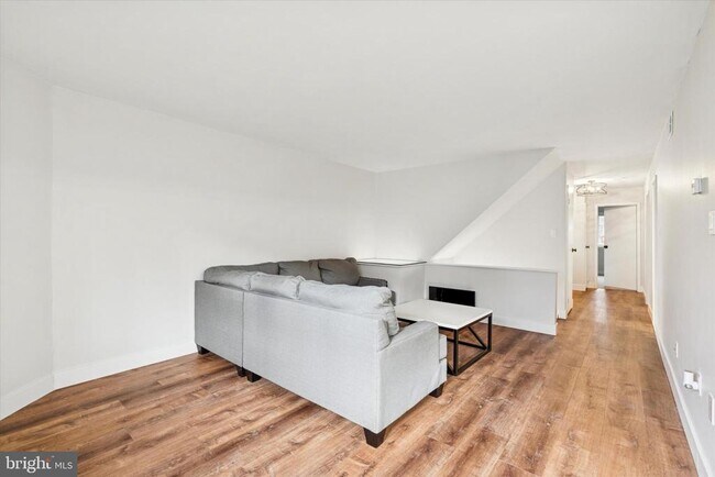 Building Photo - 1609 Painters Crossing