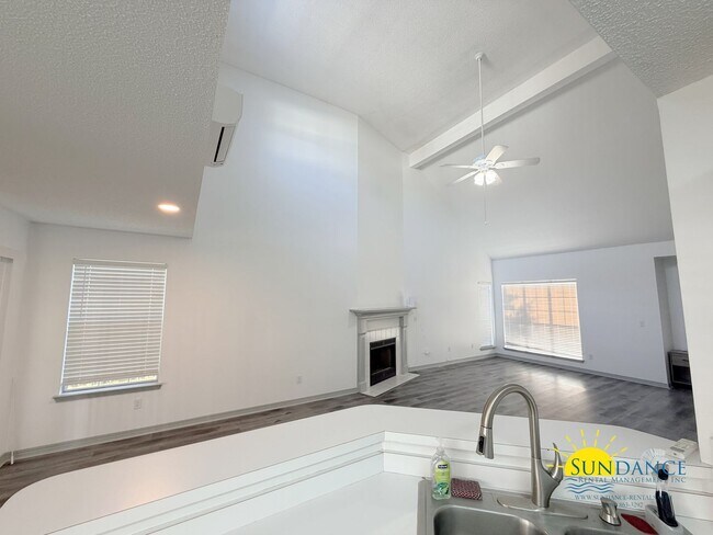 Building Photo - Charming 3 Bedroom Home in Shalimar near Eglin AFB & Hurlburt Field!