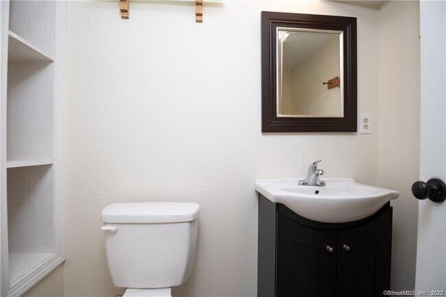 Building Photo - 2 Allspice Ln